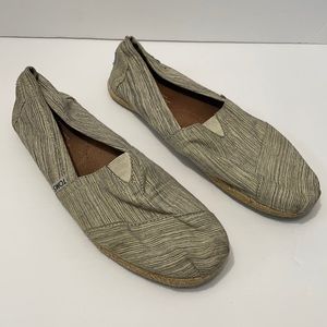 Toms slip on shoes 9W grey